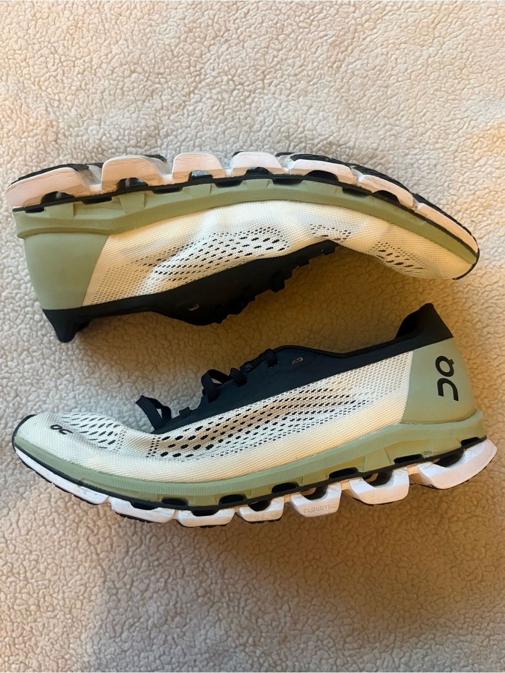On Running Cloudboom White/Green